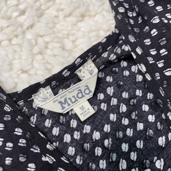 Black White Flowy Tank Polka Dot Patterned Scoop Neck Lace Detail H26 - Picture 6 of 8